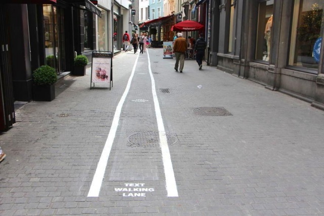 Belgium has it's own "text walking lanes" for phones addicts 