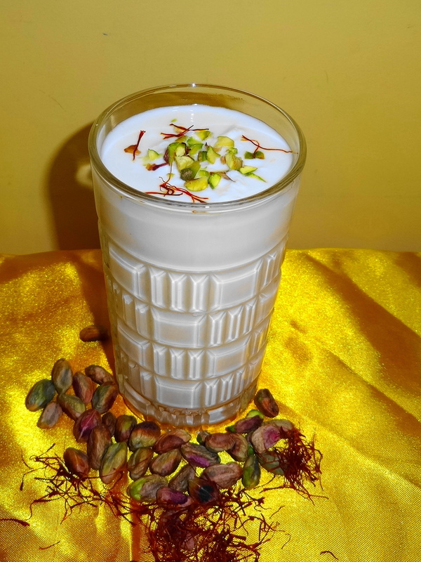 Mix coconut milk, turmeric and black pepper, your body will be forever grateful