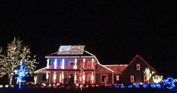 Their Patriotic Christmas Display Pays Tribute To the Troops