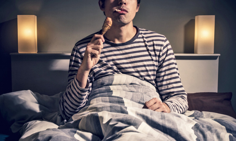 Midnight snacks can make sleepless nights worse