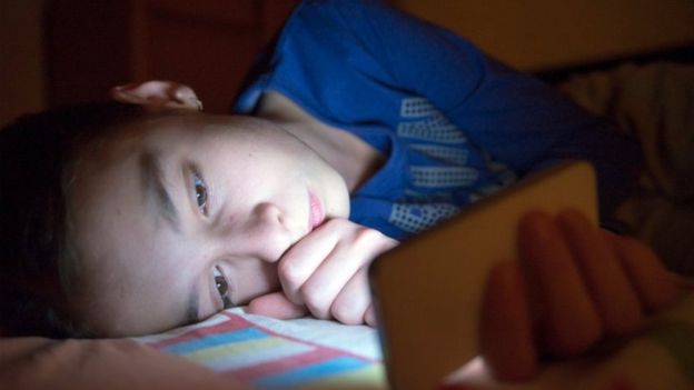 Parents "struggle to get children off devices"