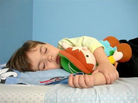 Los niños que se duermen tarde sufren más trastornos en su personalidad y crecimiento