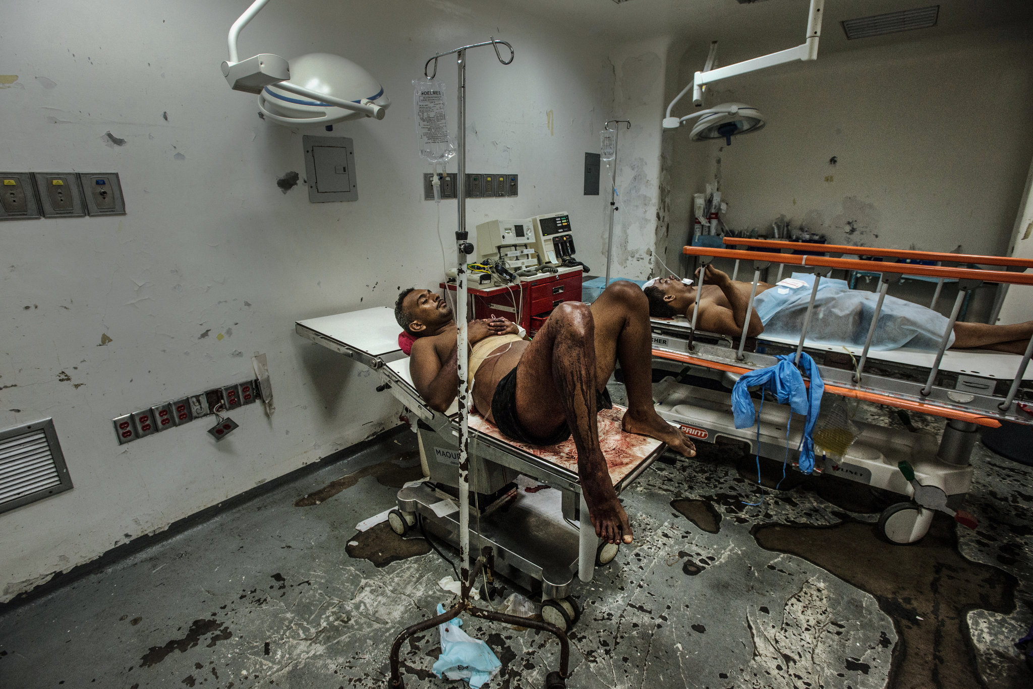 Venezuela crisis: Venezuela   s hospitals reduced to    wartime conditions   