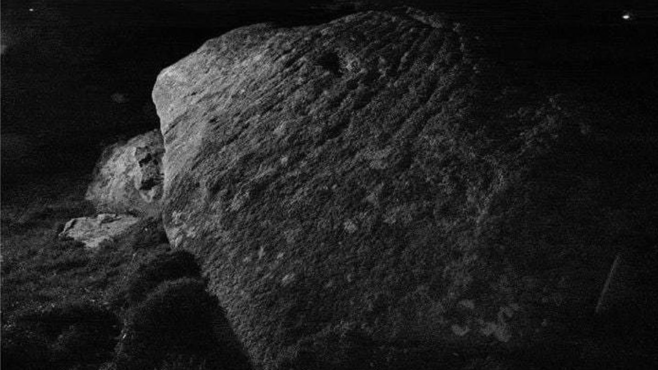 Archaeologists discover only visible markings in the light of the moon in a megalithic monument 
