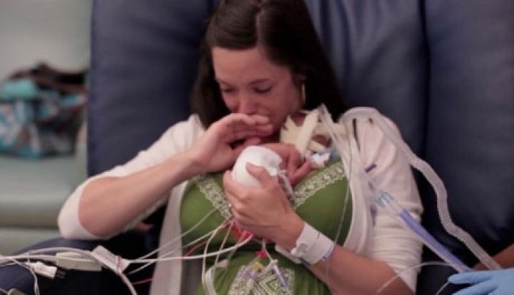 La historia del bebé prematuro que conmueve al mundo