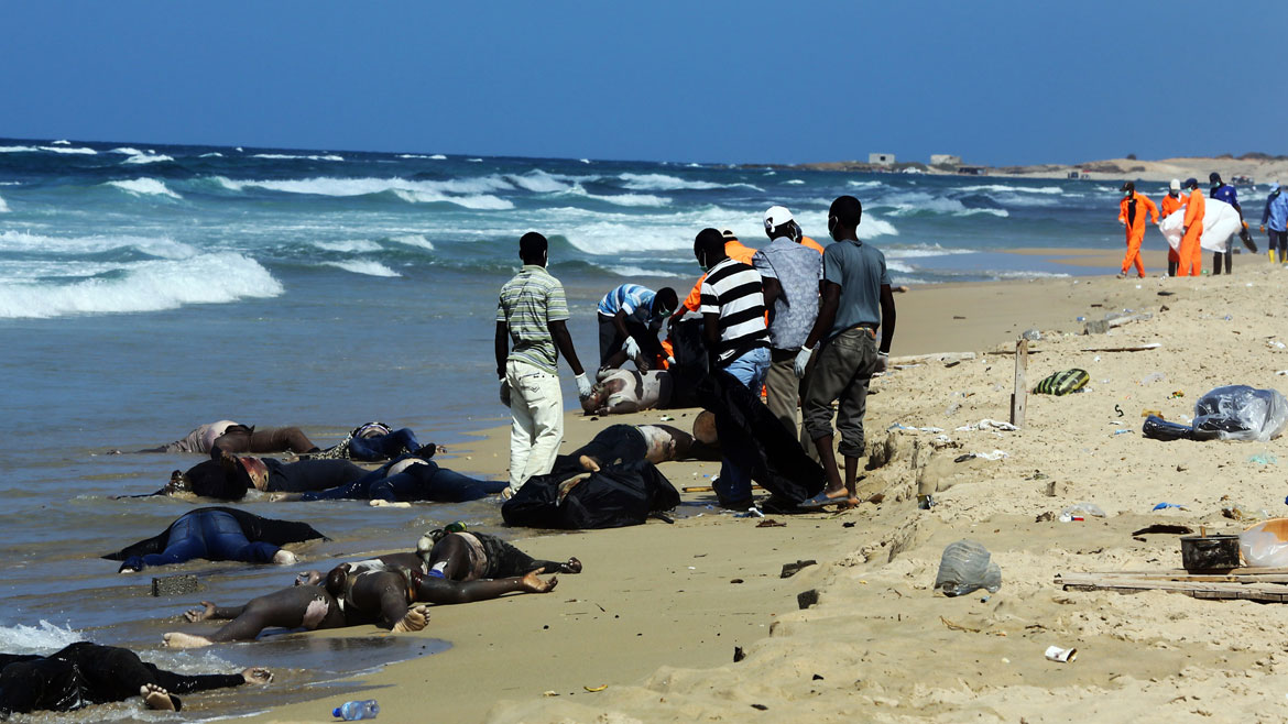 La "playa del terror": la costa de Libia está inundada de cadáveres
