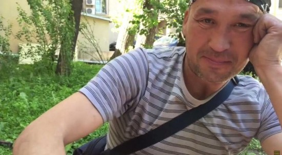 Russian homeless video blogger finds fame and fortune online