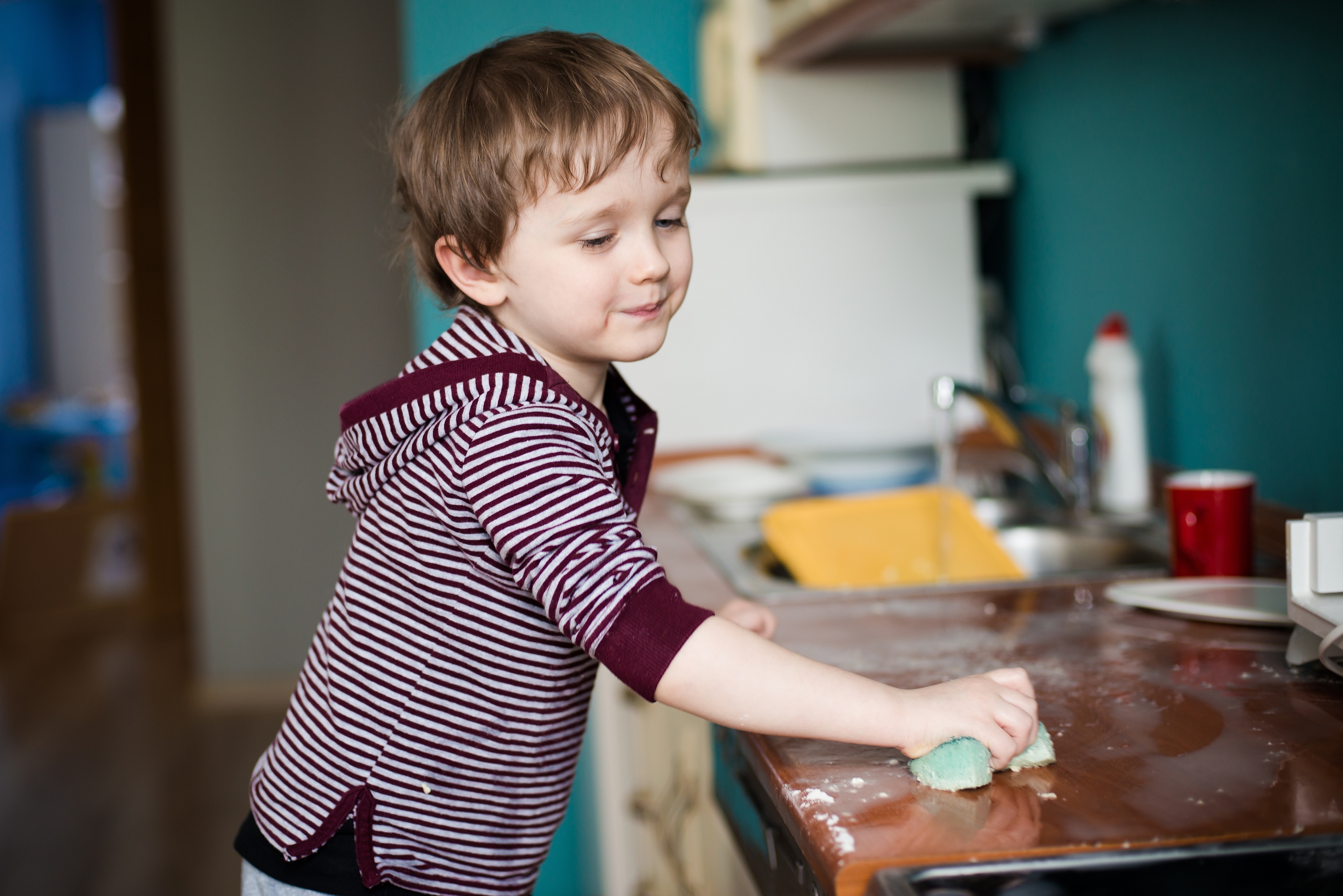 Edad apropiada para los niños y las tareas domésticas