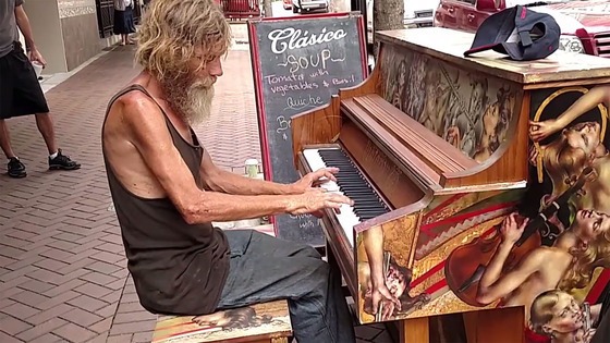 Homeless Florida man is playing piano on the streets, and he's a total natural