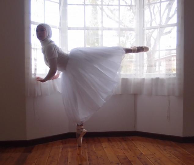 Muslim teen wants to be first professional ballerina in a hijab