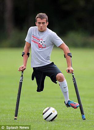 "Mi discapacidad no define quién soy". El joven que con una pierna inspira lucha.