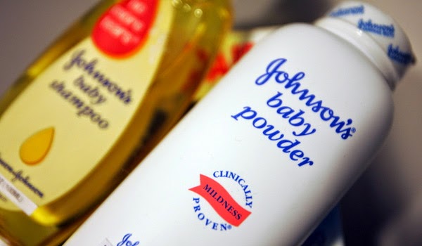 La FDA suspende la licencia de Johnson & Johnson por poseer sustancias cancérigenas 
