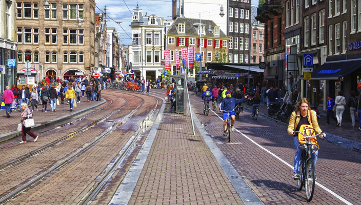 Ir a trabajar en bici y cobrar por ello, la propuesta de Holanda para ayudar al medio ambiente