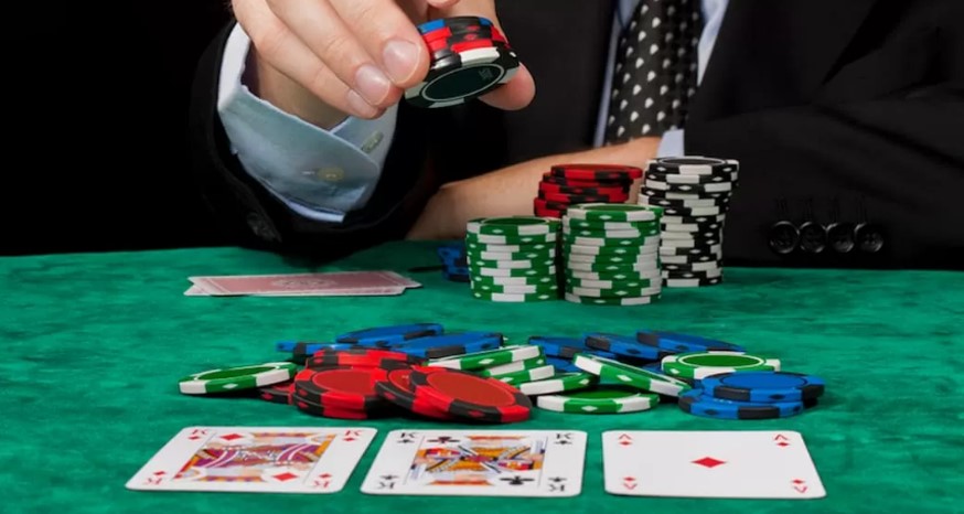 Consejos de expertos para acertar en tus apuestas en póker