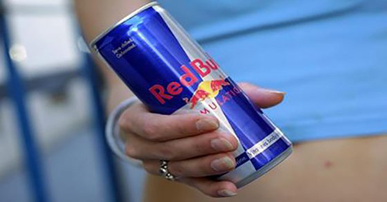 Como reacciona tu cuerpo al beber Red Bull (Nunca lo volverás a beber después de leer esto)