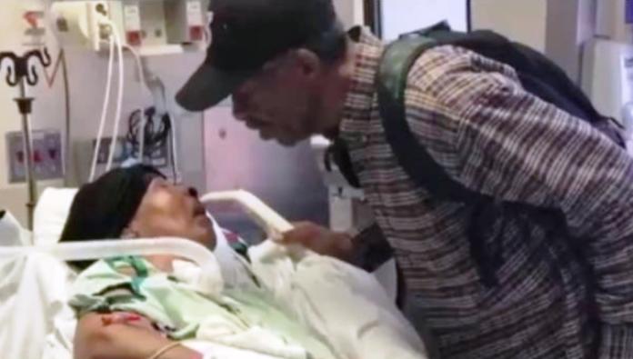 Un hombre de 98 años camina 19 km cada día para visitar a su esposa en el hospital
