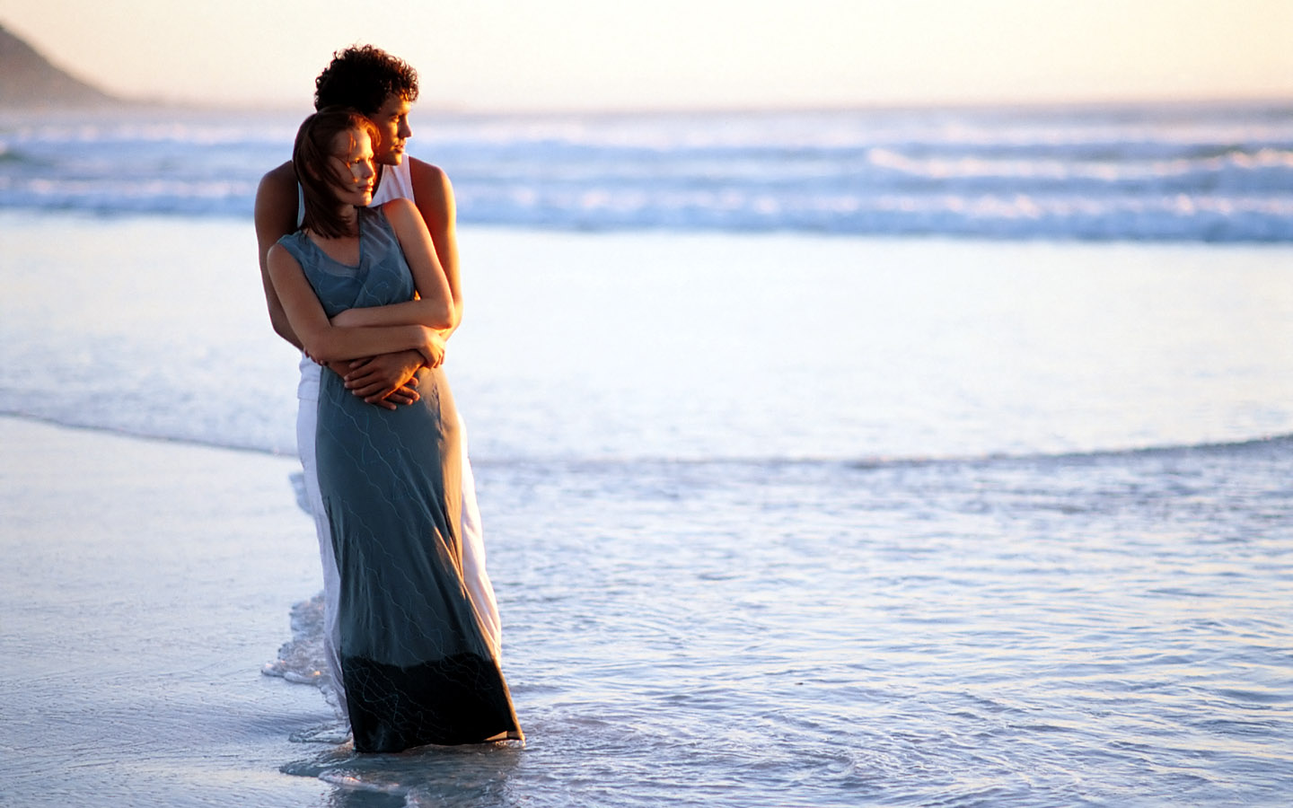 7 Definite Signs Your Man Truly Loves you