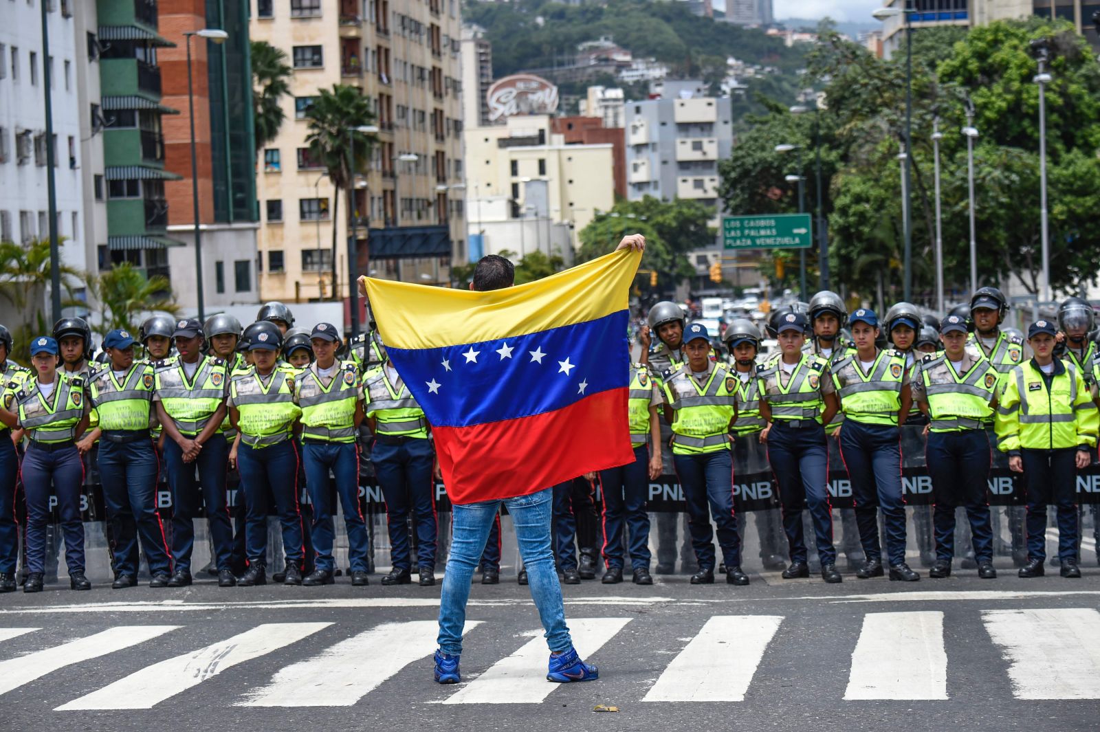 Venezuela moves toward recall referendum against Maduro