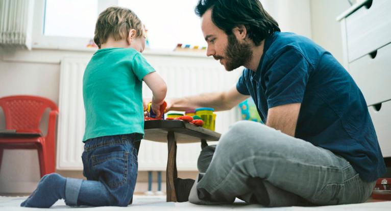 BABIES PAY ATTENTION WHEN PARENTS DO, TOO