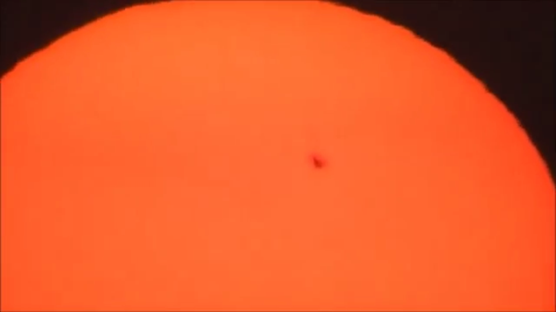 Primicia Mundial: Vídeo de Nibíru, Planeta X cruzando el Sol, cada 32 días aseguran, vuelve a pasar.