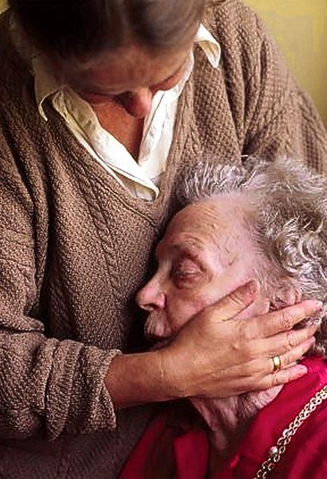 El insospechado costo de cuidar a un ser querido con Alzheimer 