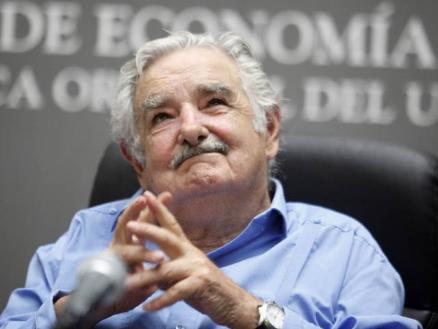 Ex Presidente José Mujica admite haber realizado prácticas homosexuales durante su tiempo en reclusi
