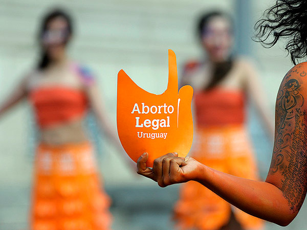 Uruguay realiza entre 300 y 400 abortos por mes