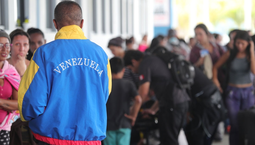 Exigencia de pasaporte redujo en más de 50% llegada de venezolanos a Perú