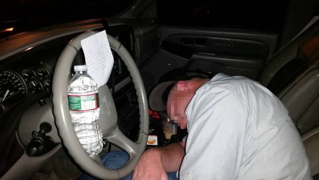 When He Saw This Guy Passed Out In A Car, He Did Something Incredible When He S