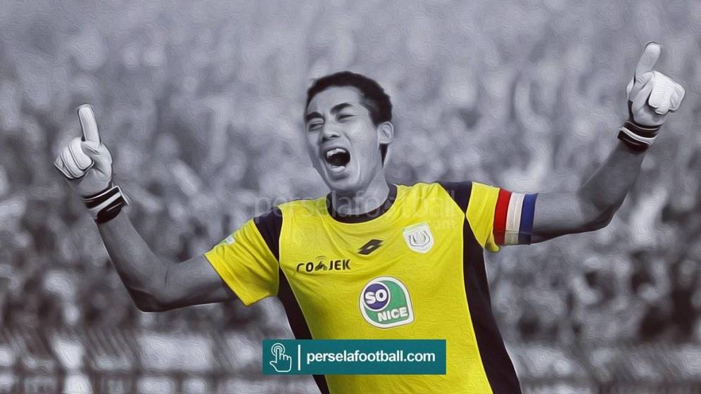 Futbolista en Indonesia muere tras chocar con un compañero en pleno partido