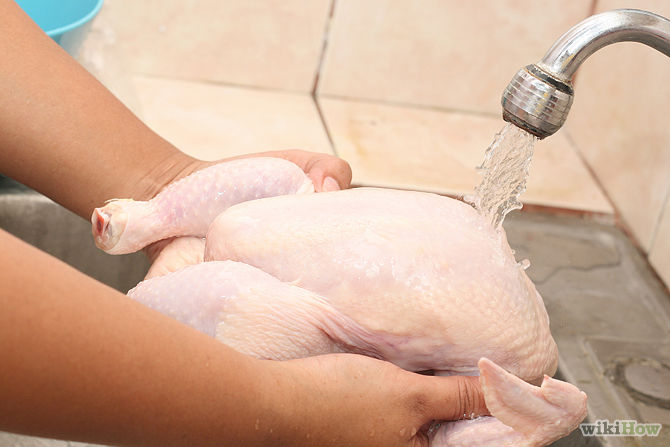 Por qué no hay que lavar el pollo antes de cocinarlo
