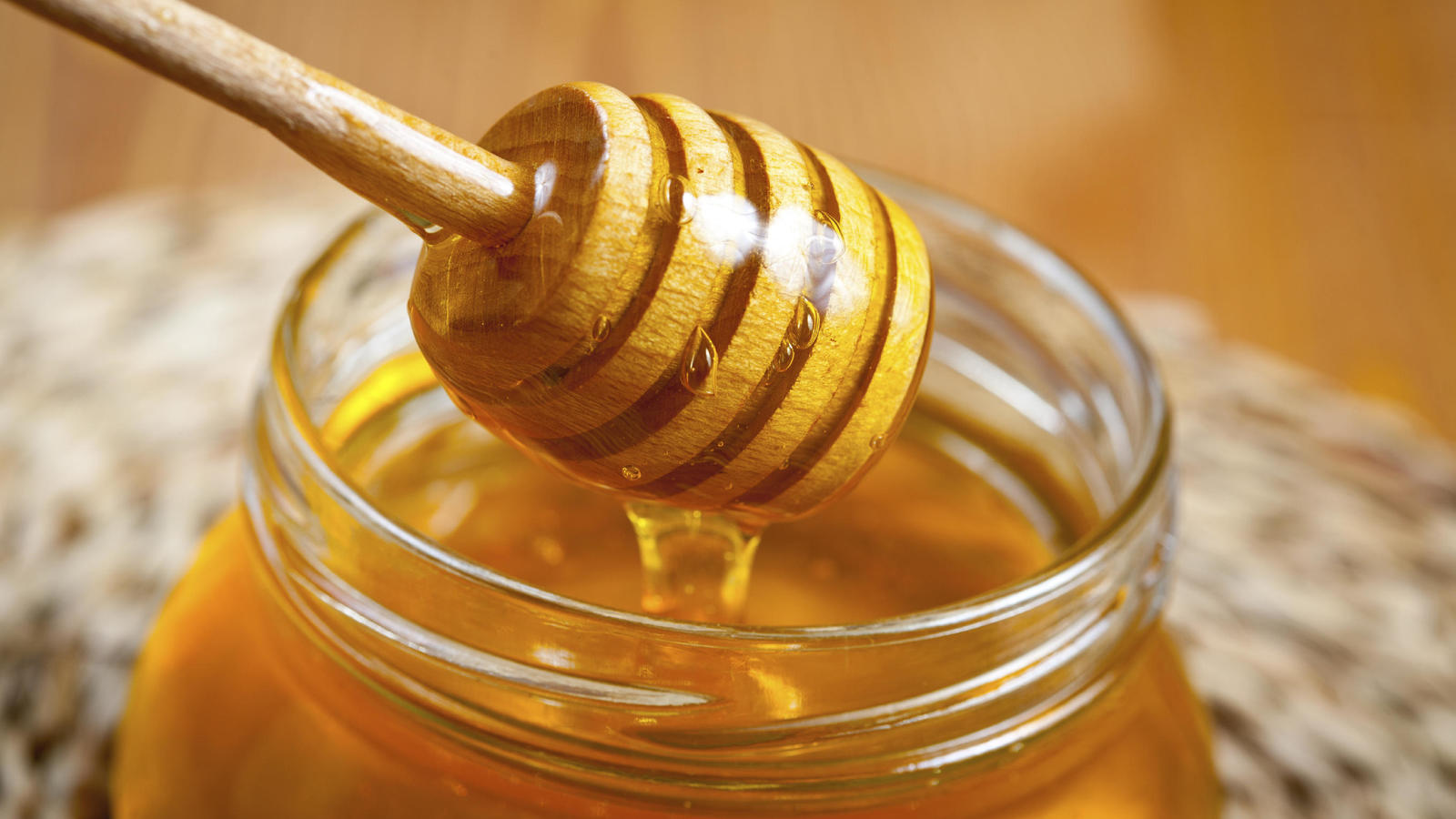 Usos de la miel para verte más bella
