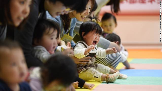 La escasez de bebés pone en riesgo la economía de Japón