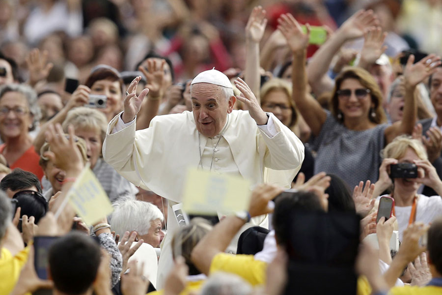 Para el Papa, los padres que tienen tiempo para sus hijos merecen el Nobel