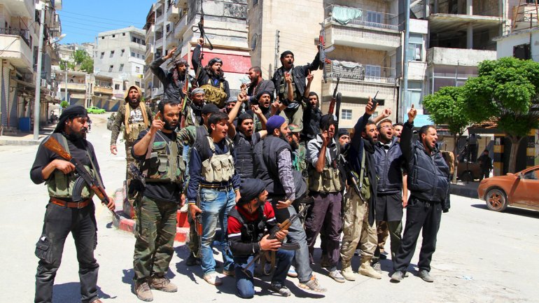 ISIS Y Al Qaeda los grupos terroristas mas brutales y sanguinarios tienen problemas por el califato