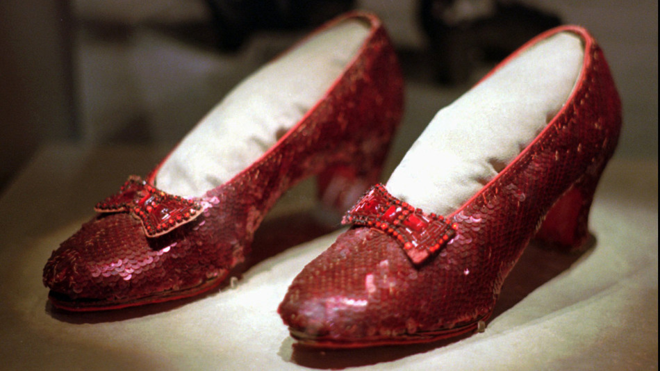 'Wizard of Oz' super-fan offers $1 million for Dorothy's stolen ruby slippers