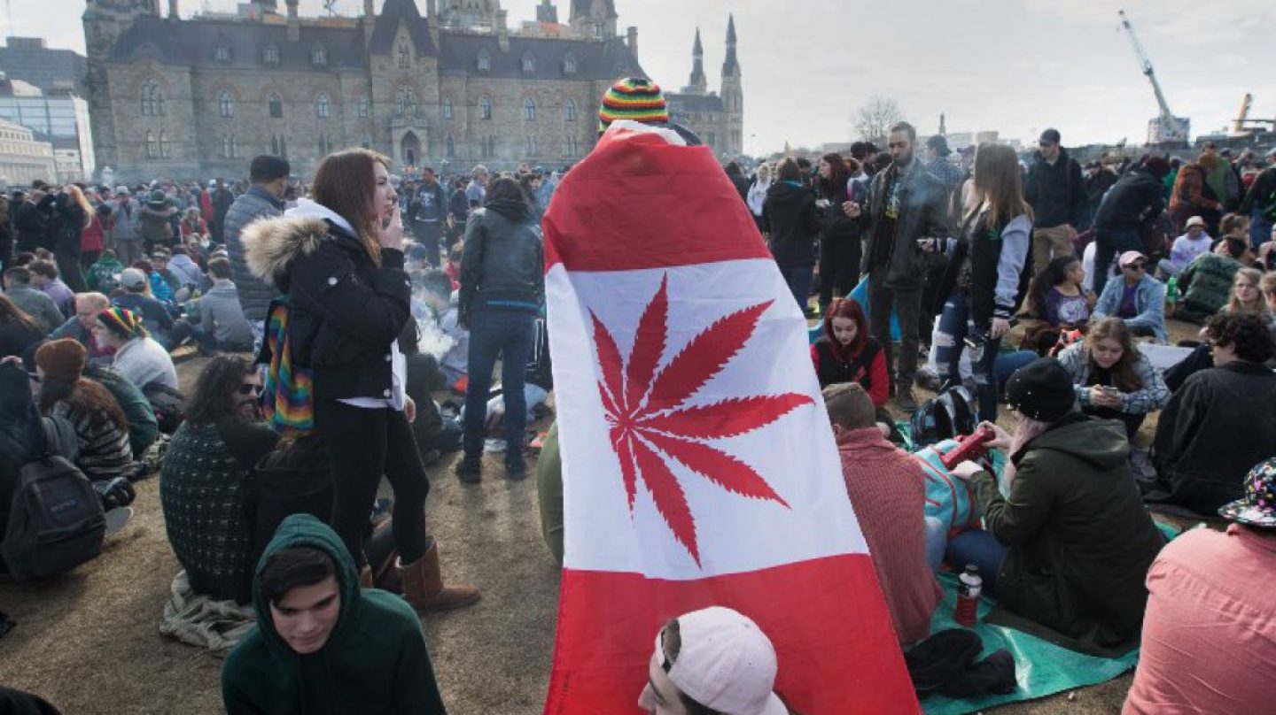 Tiendas de Canadá se quedan sin marihuana, tras legalización