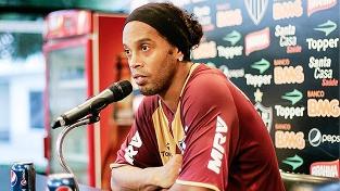 Ronaldinho: La foto que le cuesta un millón y medio de dólares.