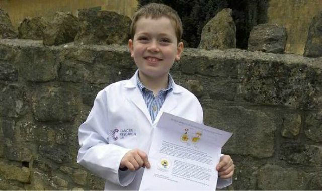 Niño de ocho años deja boquiabiertos a científicos con su propuesta de combatir el cáncer