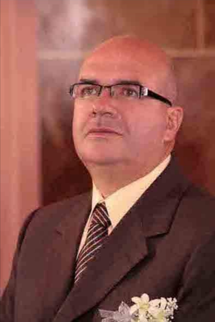 Docente Manuel Paz Gómez, candidato Centro de Estudios e Investigaciones Docentes. 