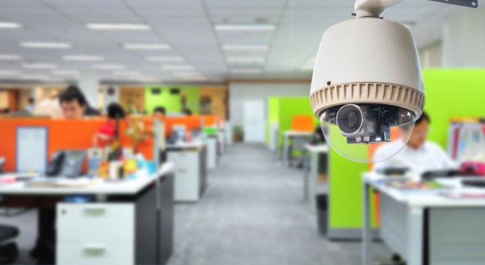 ¿Pueden instalar cámaras de videovigilancia en el trabajo?