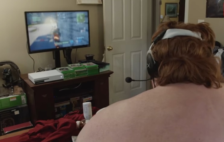 Gamer pesa 317 kg por jugar desnudo todo el día videojuegos