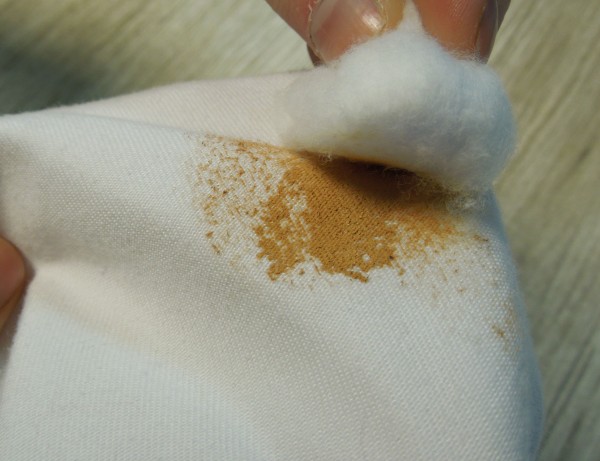 Elimina las manchas de óxido de la ropa fácil y rápido