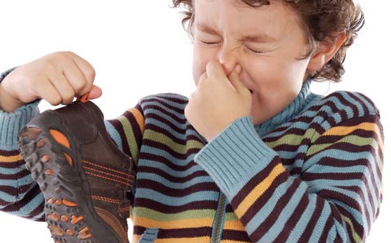 5 tips para eliminar el mal olor de tus zapatos