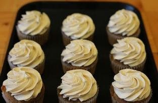 Exquisitos y ligeros Cupcakes veganos de cacao para gozar la merienda
