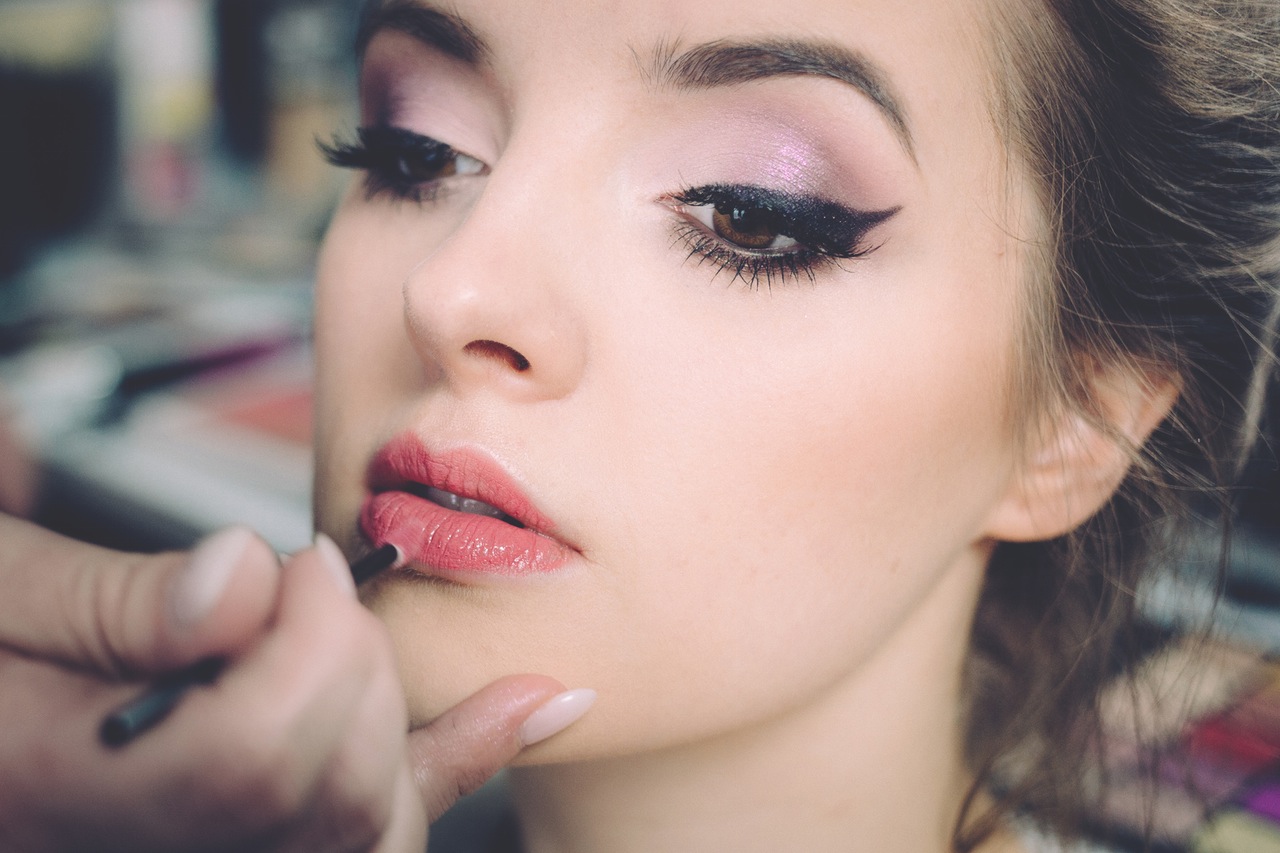 The 10 commandments of applying makeup like a pro