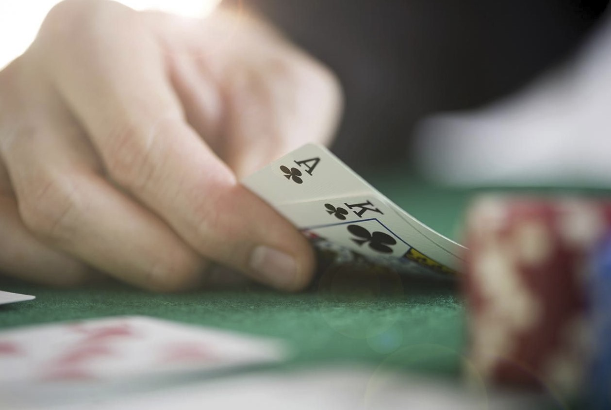¿Qué es el slowplay en póker y cuáles son sus ventajas?