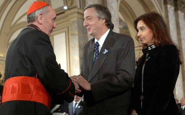 La tensa relación del Papa Francisco I con gobiernos de los Kirchner
