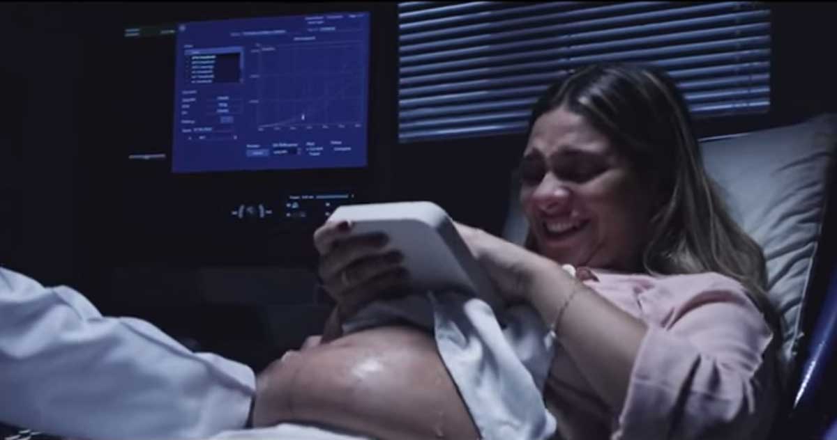 Ella es ciega y está embarazada pero el doctor le preparó esta sorpresa para que viera a su bebé 