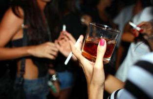 Argentina, el mayor consumidor de tabaco, alcohol y cocaína en la región